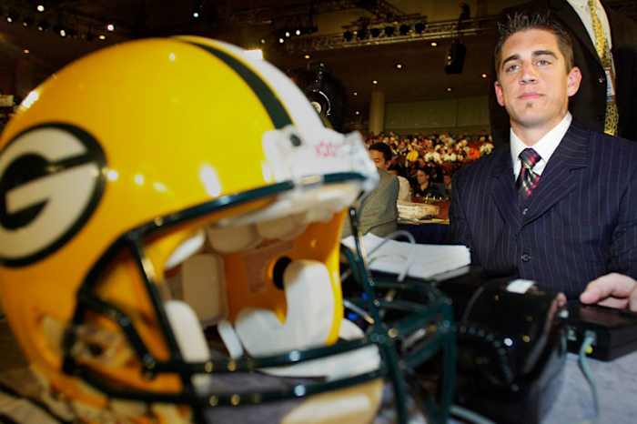 Could Mariota tumble the way Rodgers did in 2005? (Adam Rountree/AP)